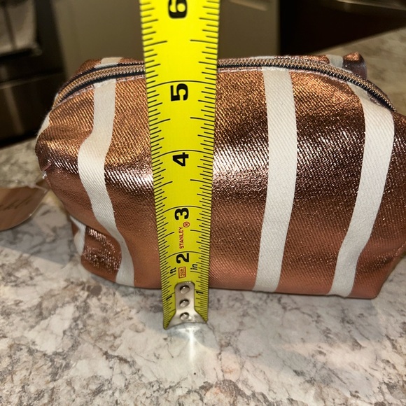 Sparkle Striped metallic Rose Gold & white Travel Bag New - Picture 7 of 7
